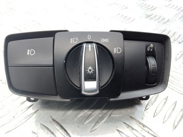 Перемикач світла фар, на "торпеді" 6824887 BMW