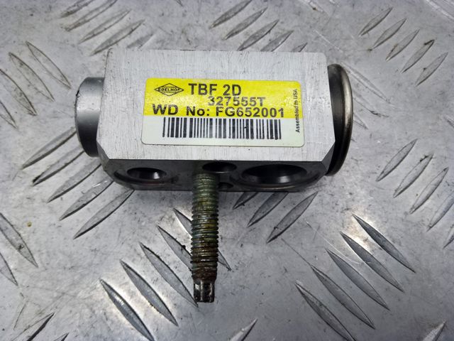 Клапан TRV, кондиціонера 68267080AA CHRYSLER