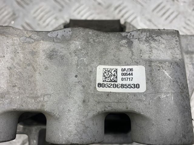 Права опора двигуна 68323461AA CHRYSLER