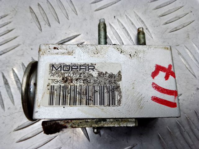 Клапан TRV, кондиціонера 68348181AA CHRYSLER