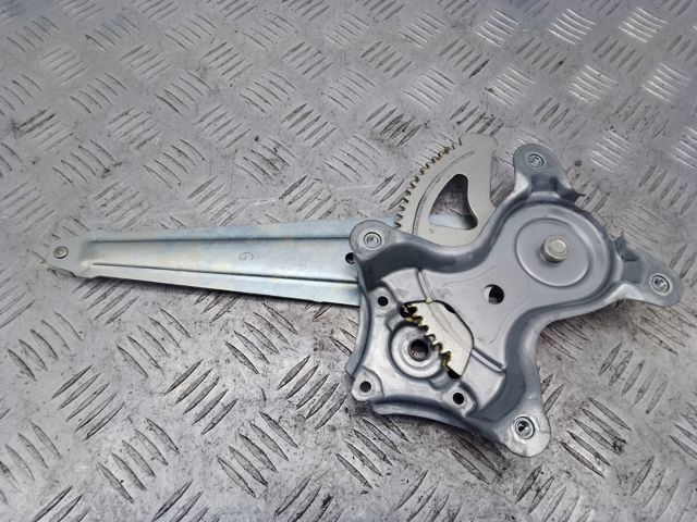 Механізм стеклопод'емника двері задньої, правої 6980333050 TOYOTA