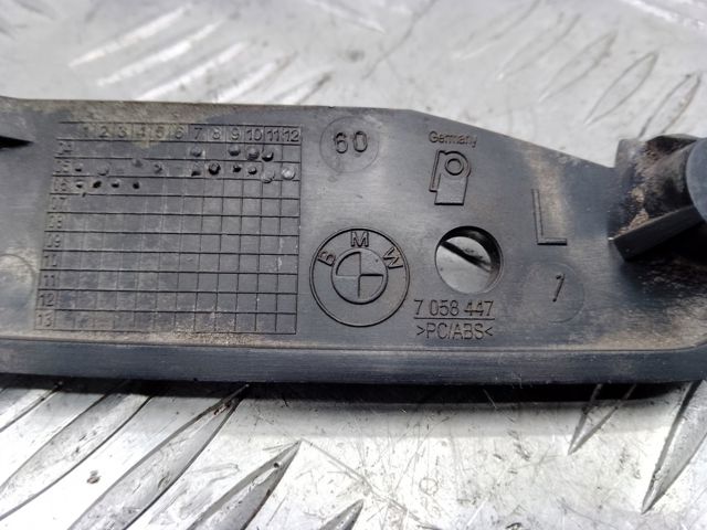 Кронштейн кріплення крила переднього лівого, передній 7058447 BMW