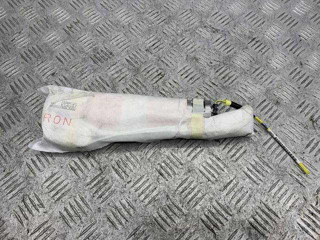 Подушка переднього сидіння 7391053030 TOYOTA