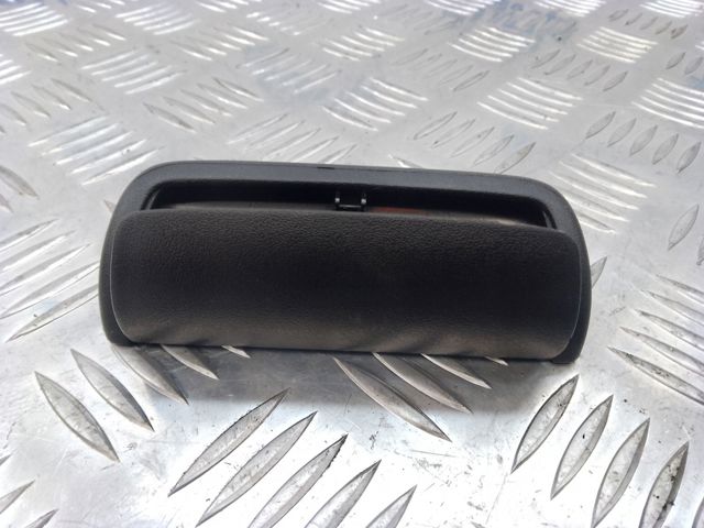 Ручка закриття кришки багажника внутрішня 7464951010C0 TOYOTA