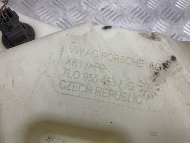 Бачок склоомивача 7L0955453F VAG