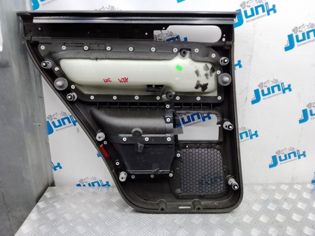 Картки обшивки задніх дверей правих 7L6867212BRNUQ VAG