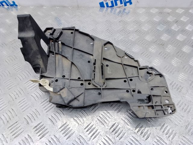 Кріплення фари передньої, правої 7L6941292 VAG