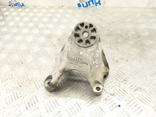 Кронштейн подушки (опори) двигуна, лівої 7L8199307H VAG