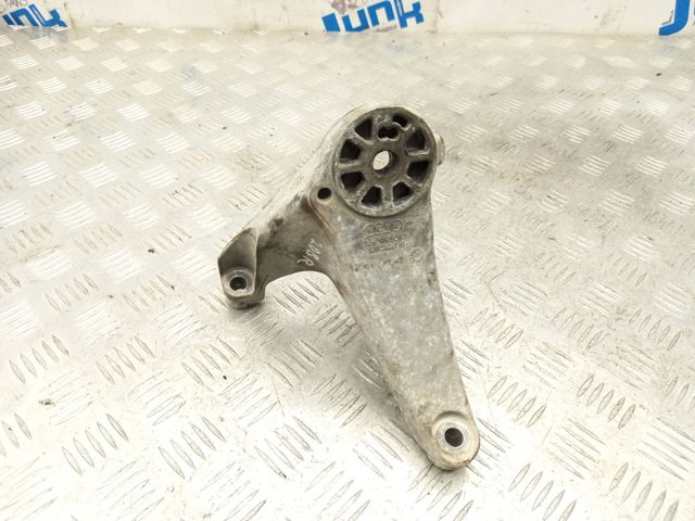 Кронштейн подушки (опори) двигуна, правої 7L8199308F VAG