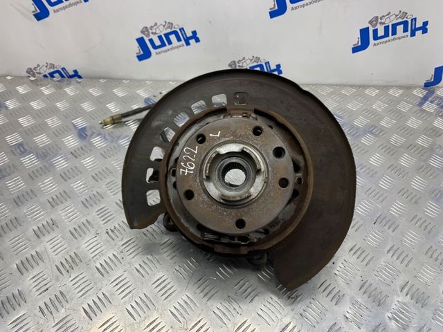 Цапфа поворотна ліва 7L8505435 VAG