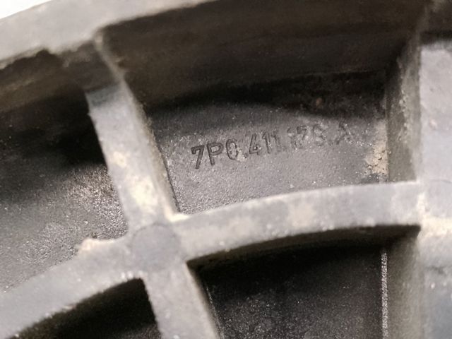Пружина підвіски задня 7P0411178A VAG