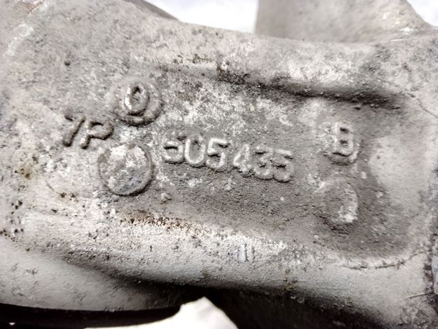 Цапфа ліва 7P0505435A VAG