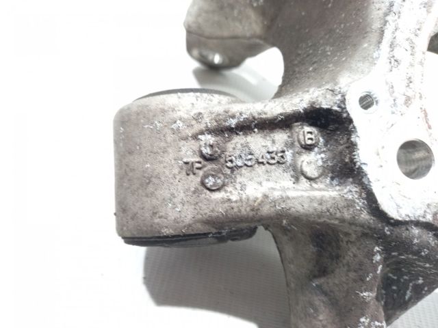 Цапфа права 7P0505436B VAG