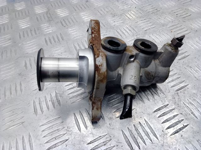 Циліндр гальмівний, головний 7P0611019C VAG