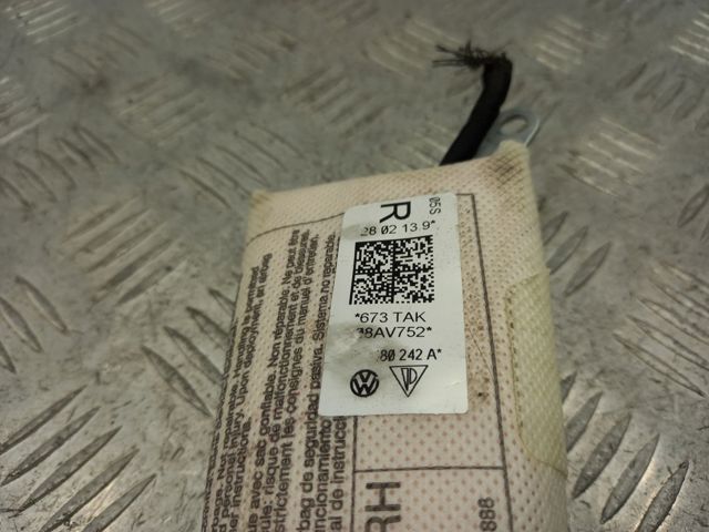 Подушка переднього сидіння 7P0880242A VAG