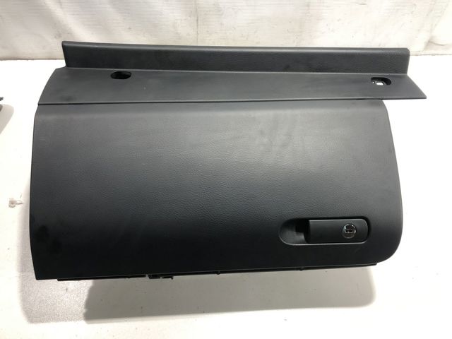 Речовий ящик 7P1857114G81U VAG