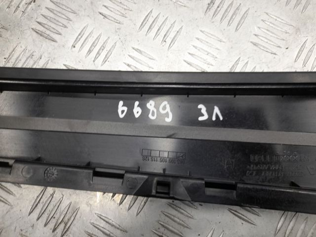 Накладка задніх дверей, лівих, вертикальних 7P6839901 VAG
