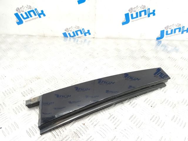 Накладка задньої двері, правої, вертикальна 7P6839902C041 VAG