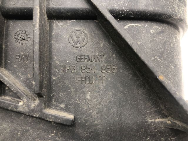 Бризковики задній, правий 7P6854856 VAG