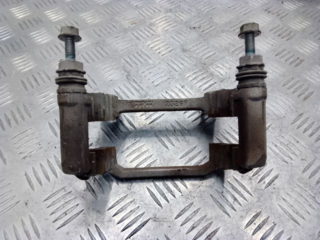 Скоба супорту заднього 80A615425A VAG