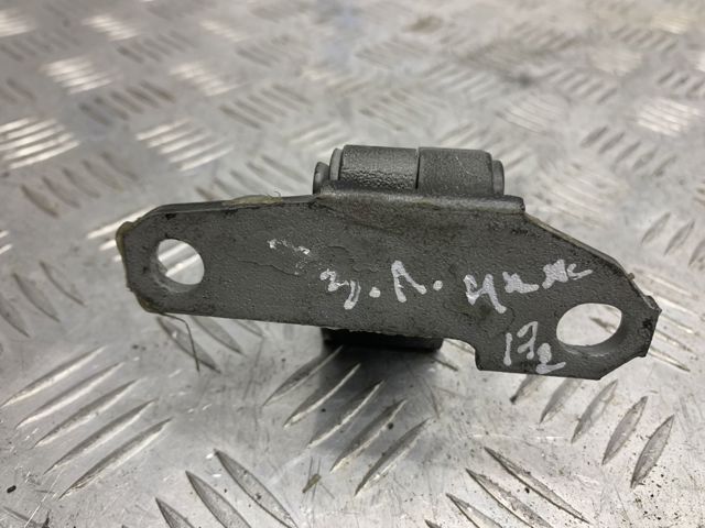 Петля задніх лівих дверей 824211CA0A NISSAN
