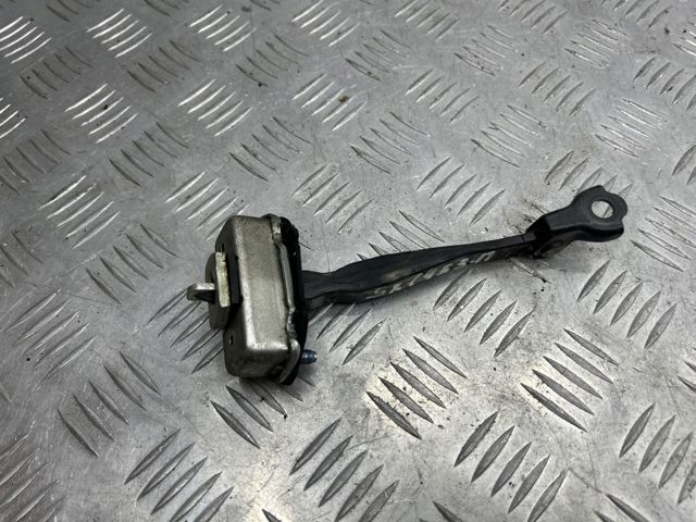 Обмежувач відкриття дверей, задній 824301LA1A NISSAN