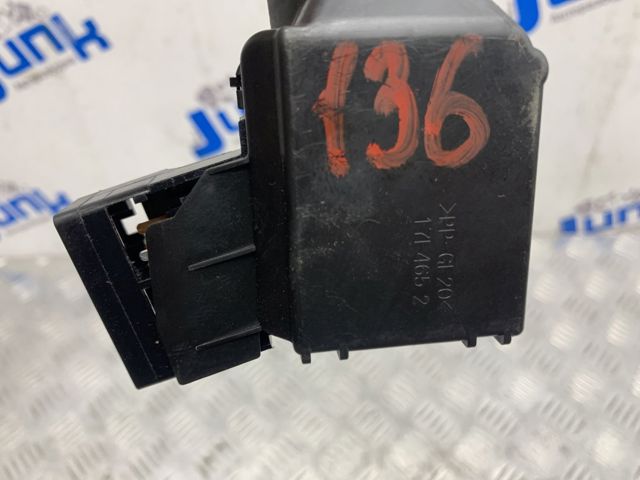 Перемикач підрульовий, правий 83114AJ15A SUBARU
