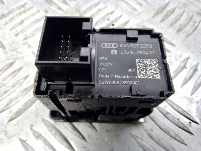 Кнопка важеля стоянкового гальма 83A927225B VAG