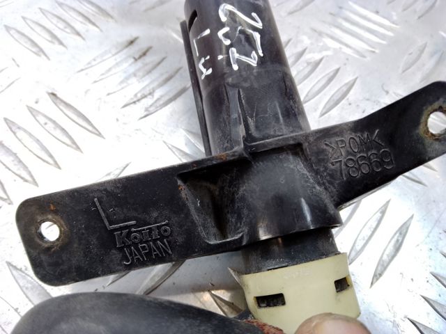 Сопло омивача фари передньої, лівої 8520850030 TOYOTA