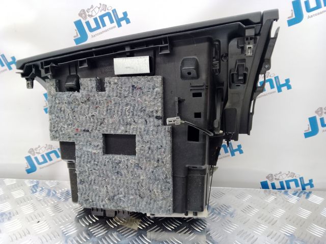 Ящик для рукавичок (бардачок) 8630202 VOLVO