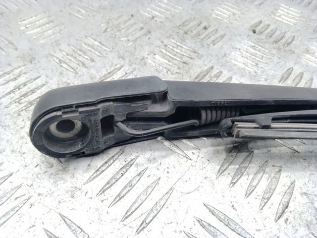 Важіль-поводок двірника заднього скла 86532SC080 SUBARU