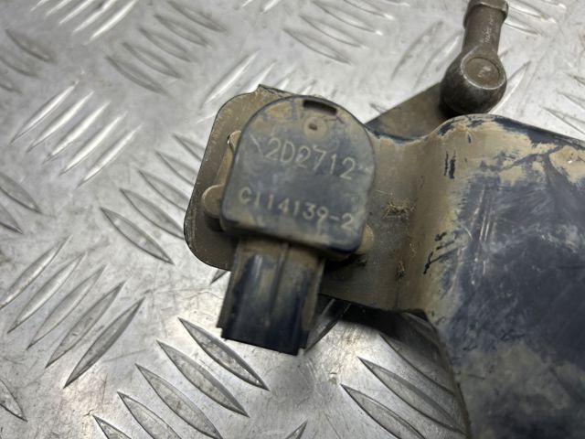 Датчик рівня положення кузова, передній лівий 8940650100 TOYOTA