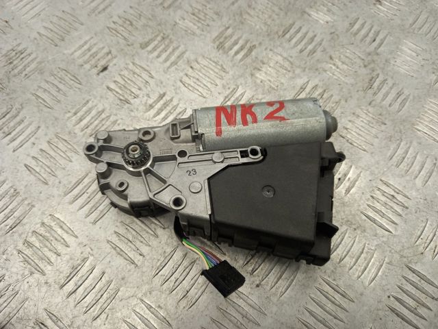 Двигун приводу люка 8D0959591C PORSCHE