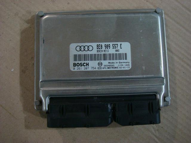 Блок двигуна 8E0909557E VAG