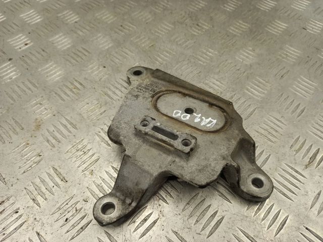 Кронштейн подушки КПП 8K0399115BS VAG