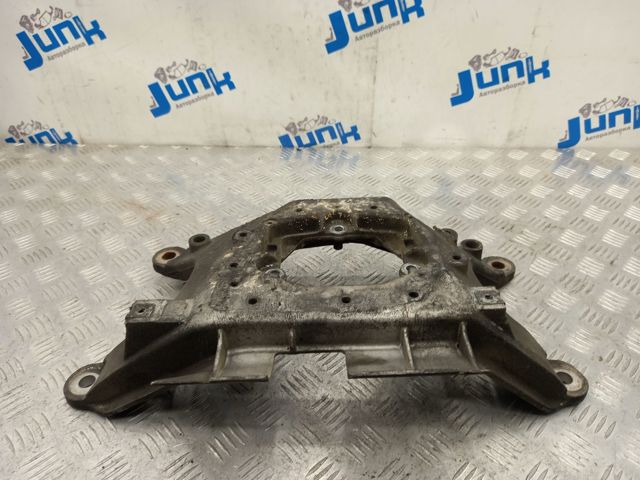 Кріплення коробки передач 8K0399263BF VAG