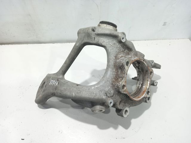 Цапфа поворотна права 8K0505432AR VAG