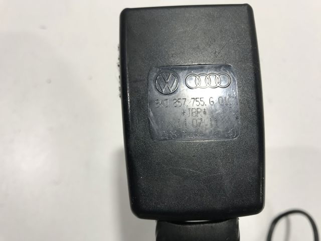 Важіль фіксації ременя безпеки, лівий 8K0857755G VAG