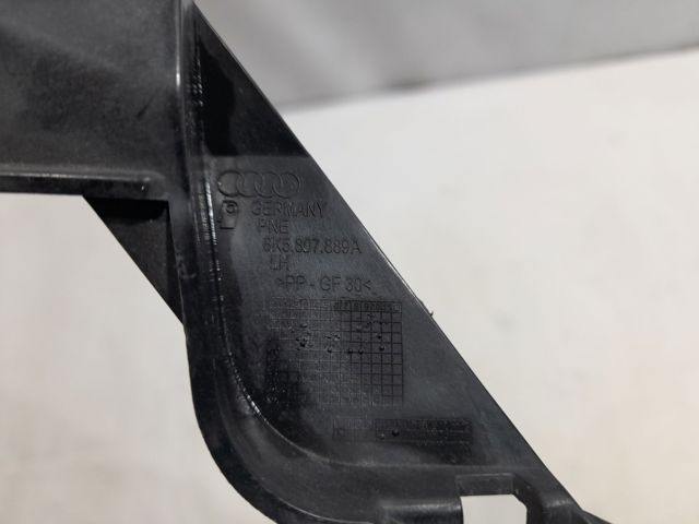 Лівий кронштейн кріплення бампера заднього 8K5807889A VAG