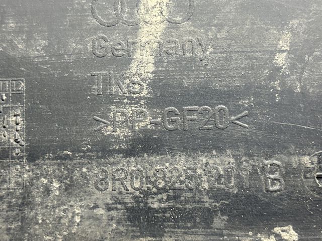 Захист днища передній лівий 8R0825201B VAG