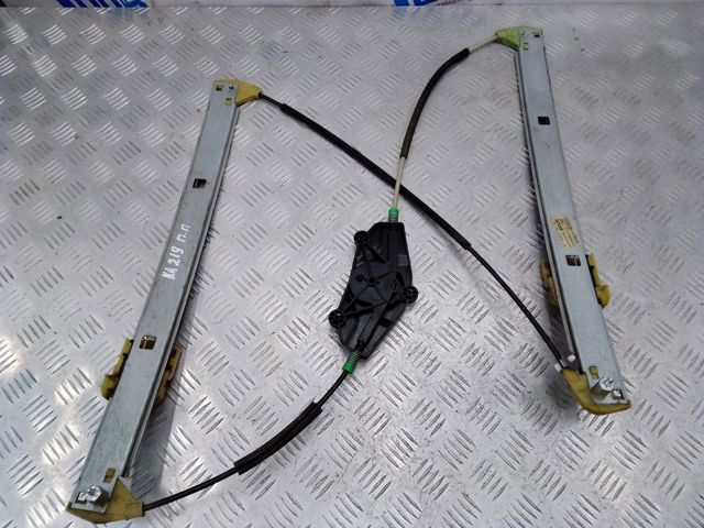 Склопідйомник передньої правої двері 8R0837462B VAG