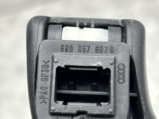 Поручні (тримачі) і гачок для одягу 8R0857607H4PK VAG