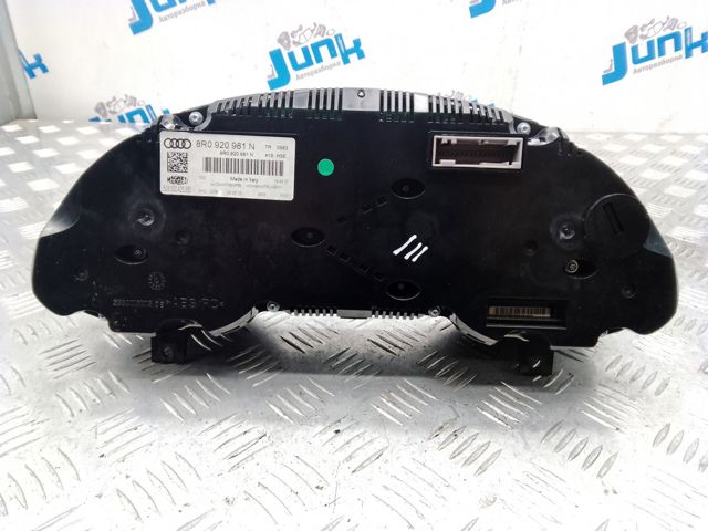 Щиток приладів (комбінація) 8R0920981N VAG