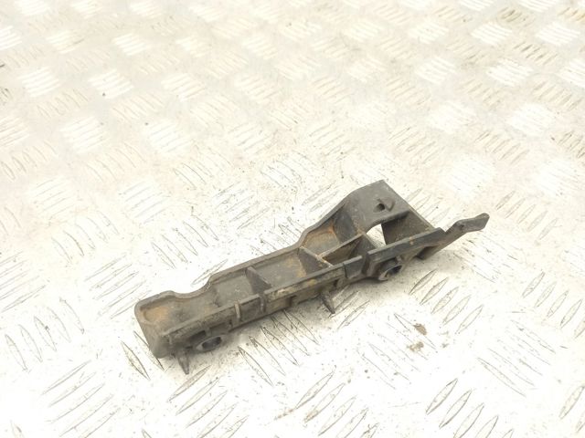 Кронштейн бампера переднього, зовнішній правий 8T0807284C VAG