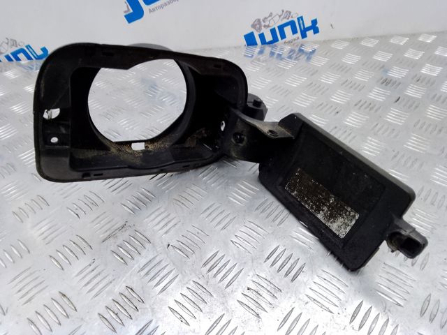 Кронштейн кріплення лючка бензобака 8T0809999G VAG