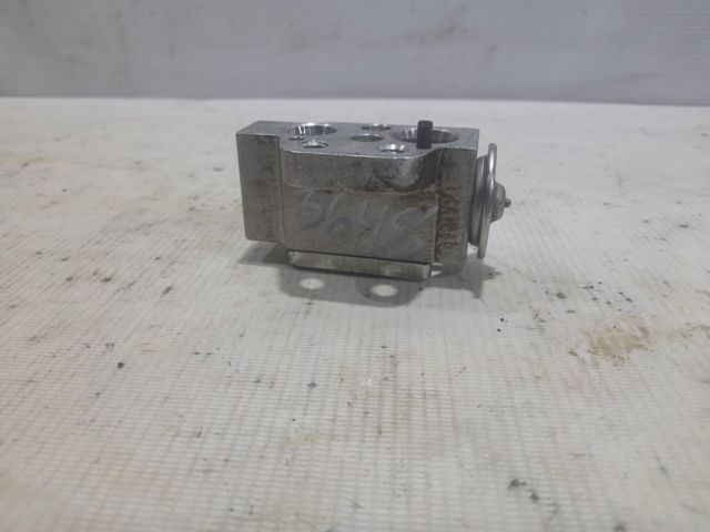Клапан TRV, кондиціонера 8T0820679 VAG