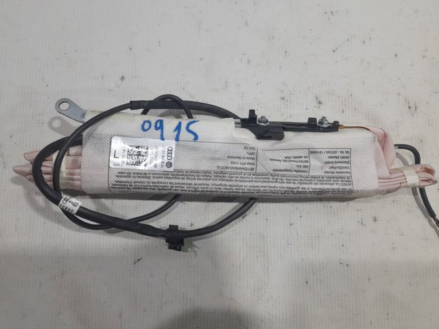 Подушка Айрбег спинки сидіння лівого 8T0880241E VAG