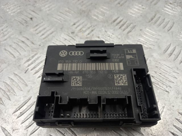 Блок комфорту передніх дверей 8T0959792G VAG