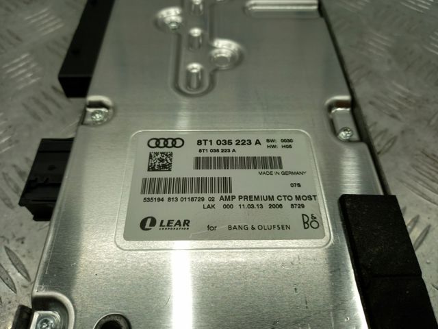 Підсилювач звуку аудіосистеми 8T1035223A VAG