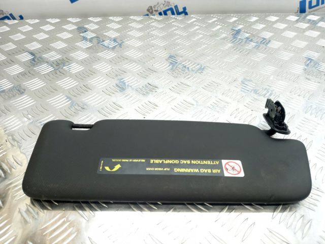 Козирок сонцезахисний 8U0857551F7C0 VAG